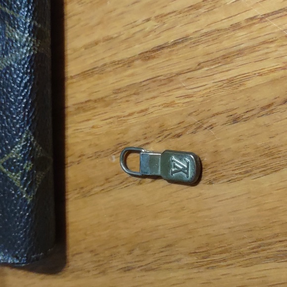 Louis Vuitton monogram compact wallet - Picture 7 of 12